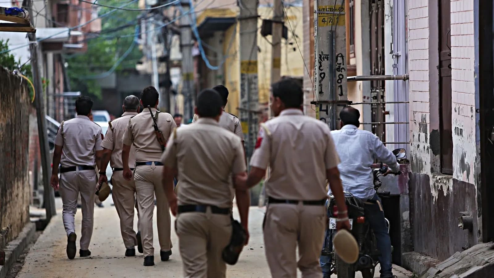 Delhi Stock Brokers Murder Flat Sale