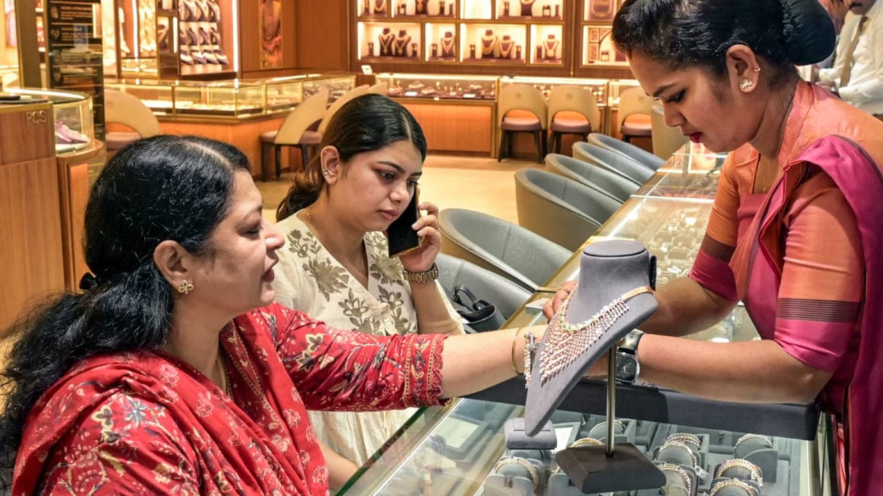 వెండి కొనుగోలు చేసేటప్పుడు జాగ్రత్త.. ఈ విషయం తెలుసుకోకపోతే మీకే నష్టం.. చాలామంది ఇది పట్టించుకోరు